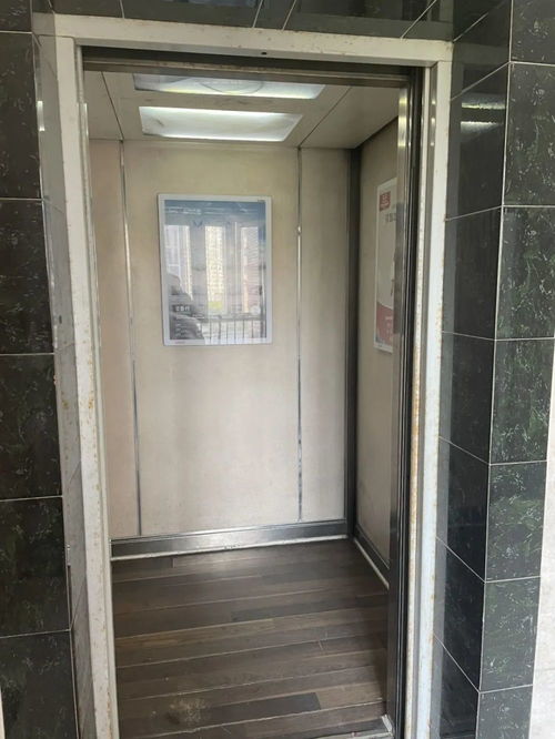 二十年老電梯成‘定時炸彈’，資金充裕為何換新難？